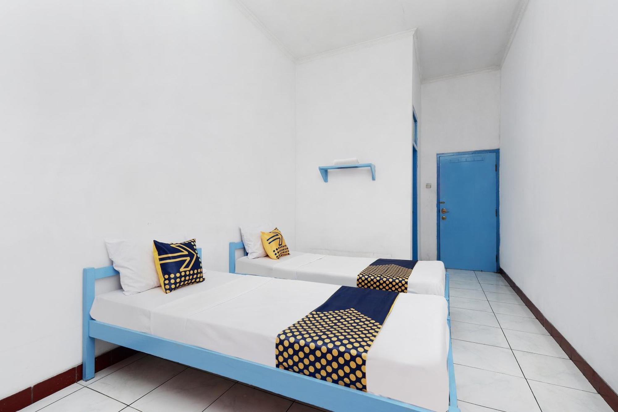 Spot On 2289 Hotel Saudara Tegal  Luaran gambar