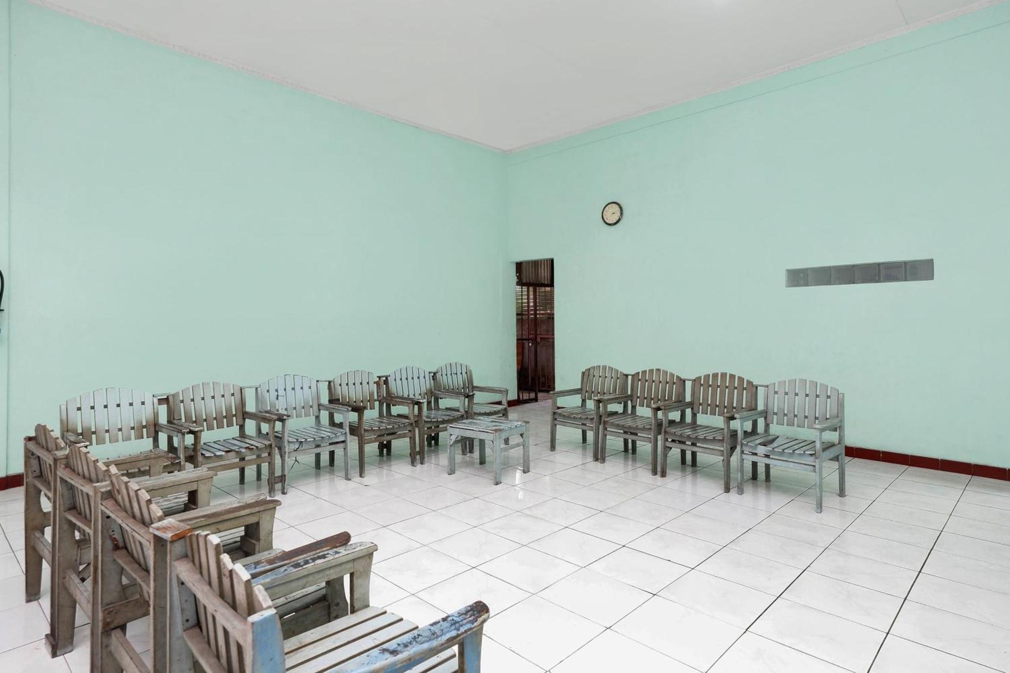 Spot On 2289 Hotel Saudara Tegal  Luaran gambar