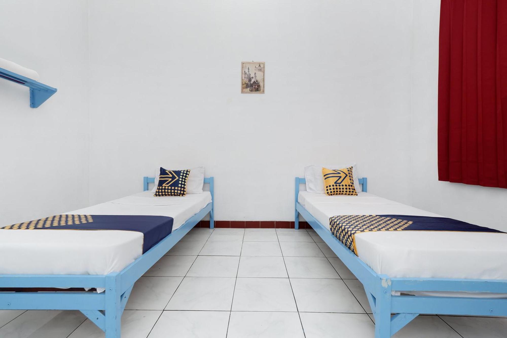 Spot On 2289 Hotel Saudara Tegal  Luaran gambar