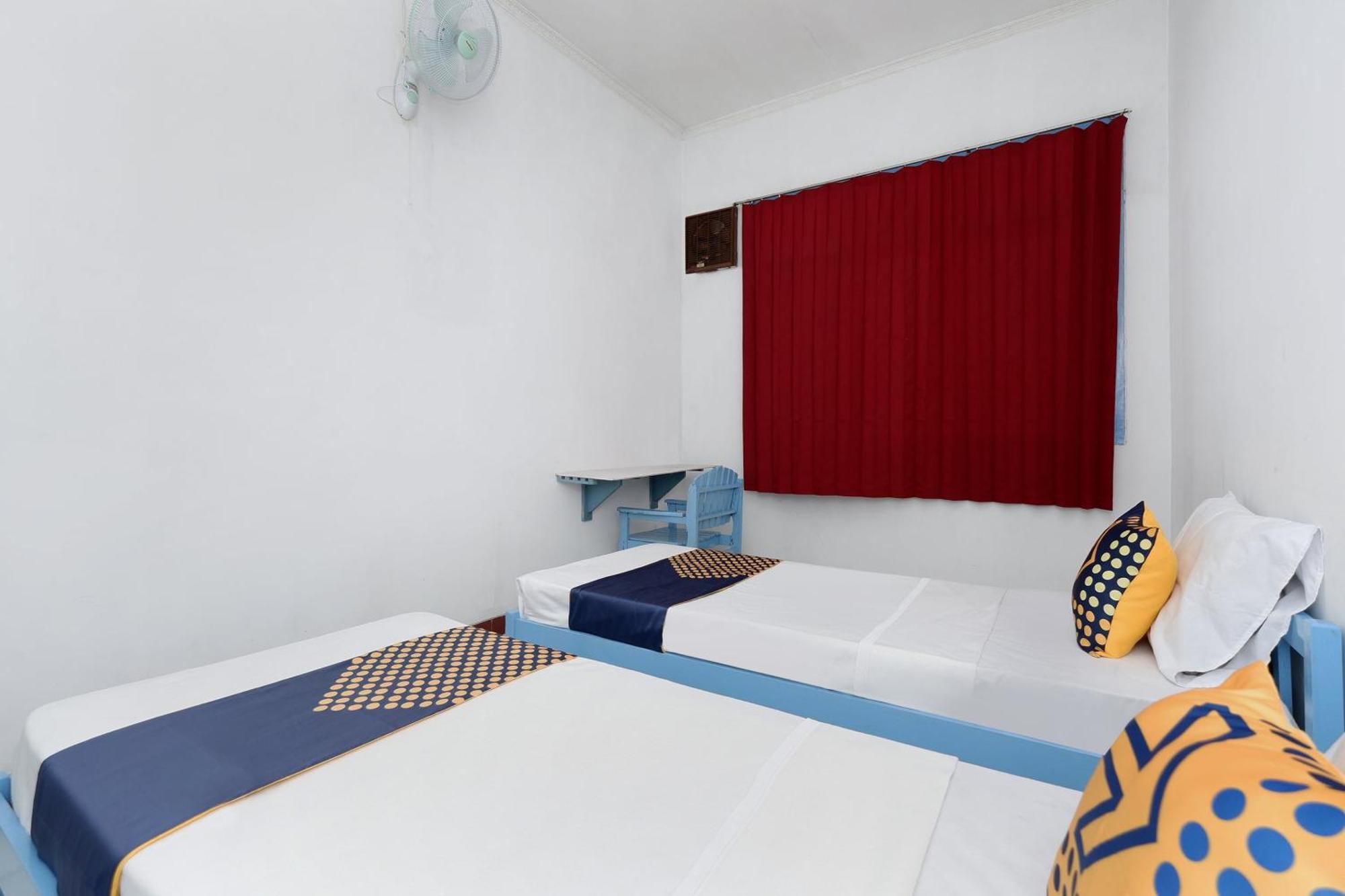 Spot On 2289 Hotel Saudara Tegal  Luaran gambar